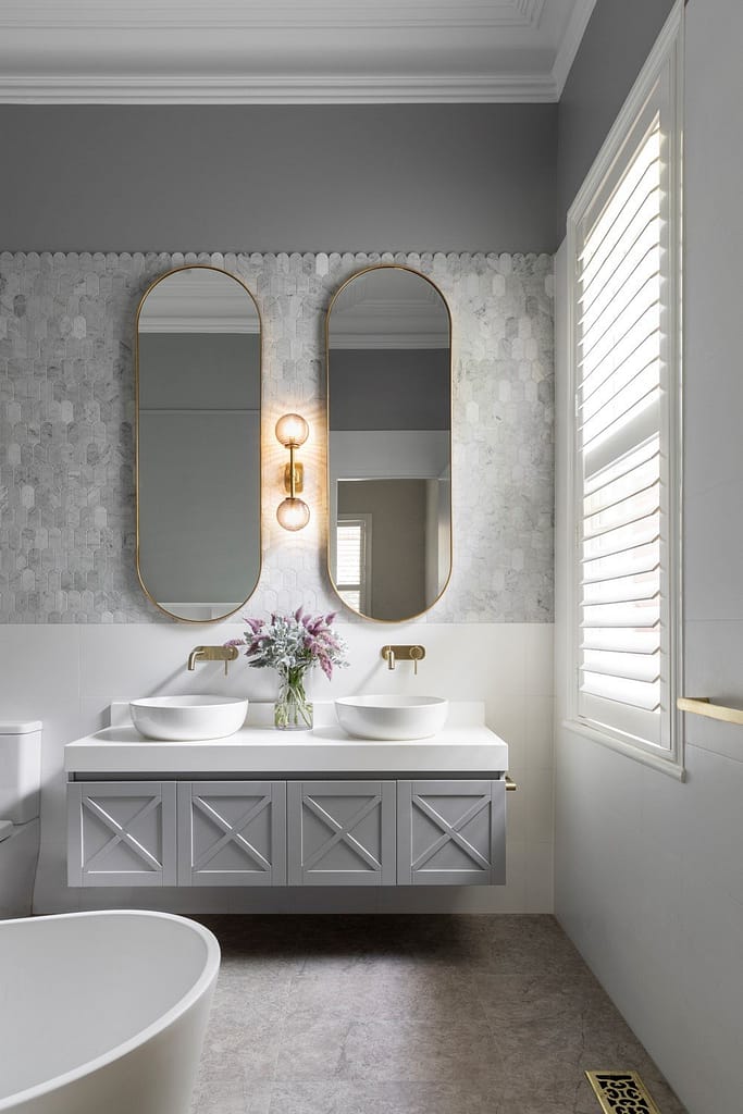 ADP CHARLESTON WALL HUNG VANITY POLYURETHANE FINISH CABINET WITH BENCH TOP