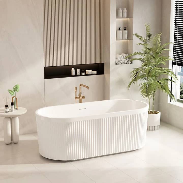 UNICASA TY-GW TYLER FREESTANDING FLUTED BATH GLOSS WHITE